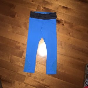 lululemon athletica Pants - Lululemon crop leggings, size 4, blue lululemon athletica Pants - Lululemon crop leggings, size 4, blue